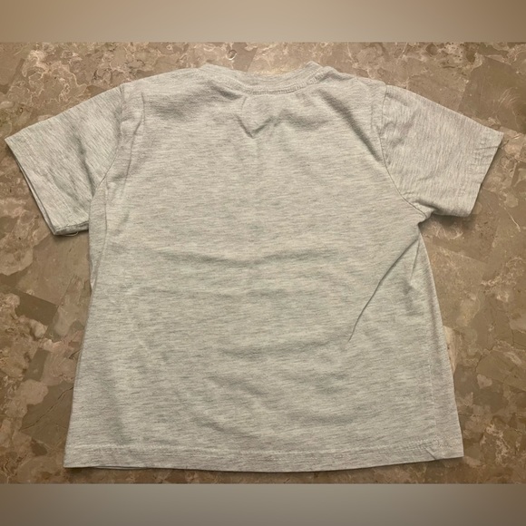 boys light gray Marvel t-shirt - size 5T - Picture 3 of 3